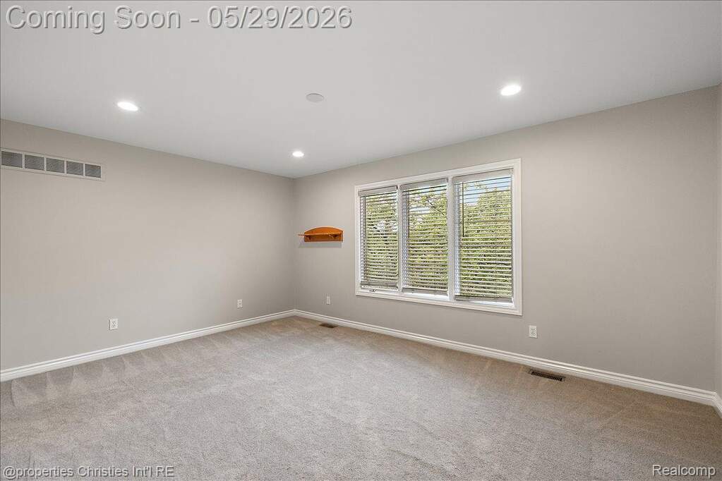 4 Bedroom Single Family Home/House's Image 44