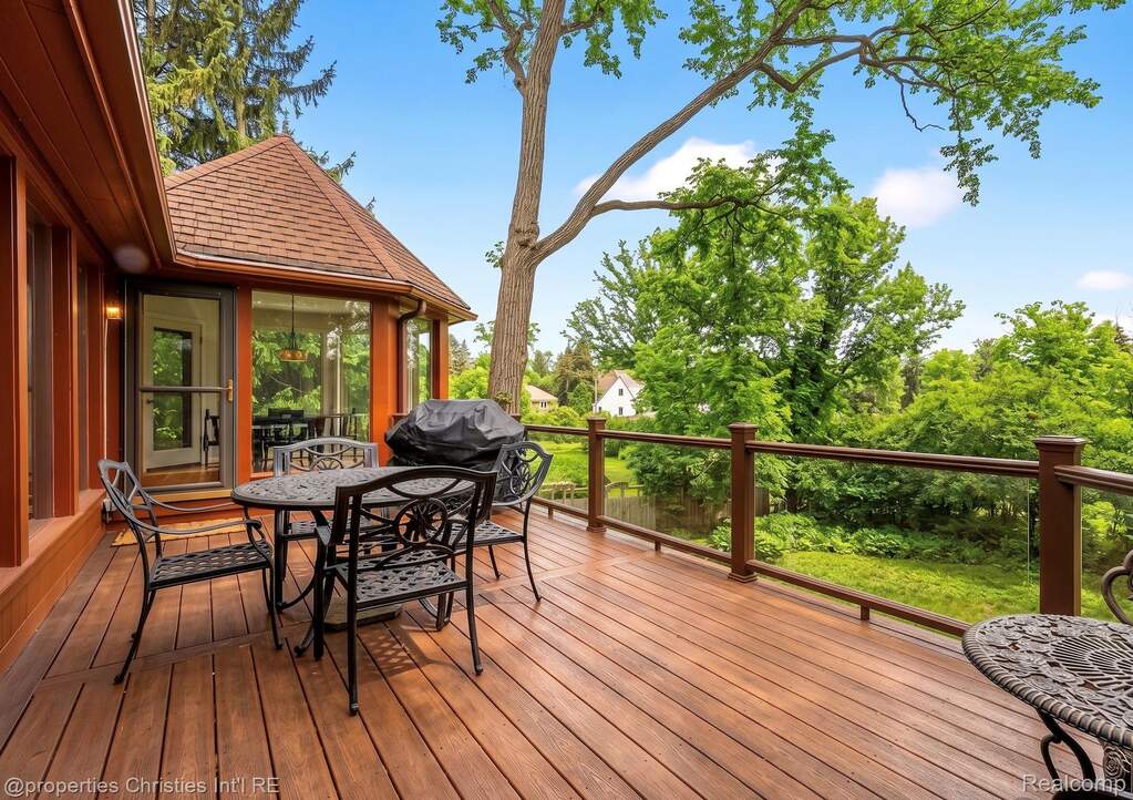 5 Bedroom Single Family Home/House's Image 62