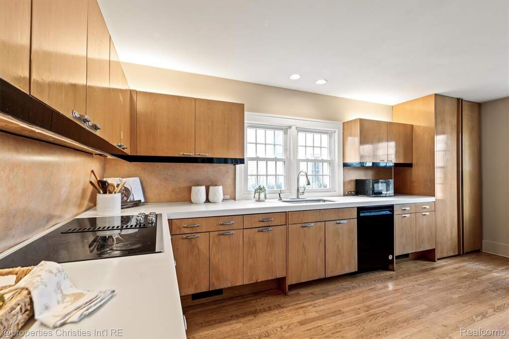 3 Bedroom Single Family Home/House's Image 11