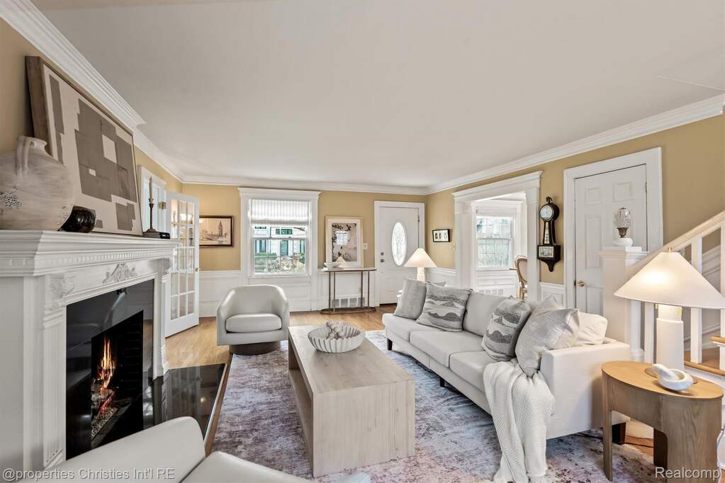 3 Bedroom Single Family Home/House's Image 3