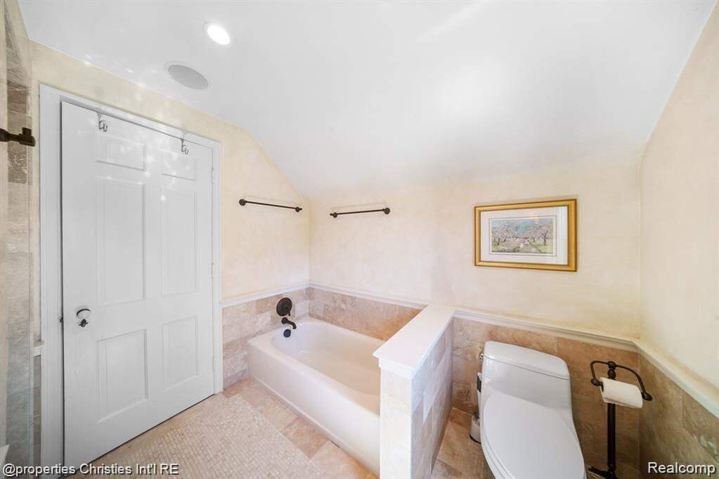 3 Bedroom Single Family Home/House's Image 21