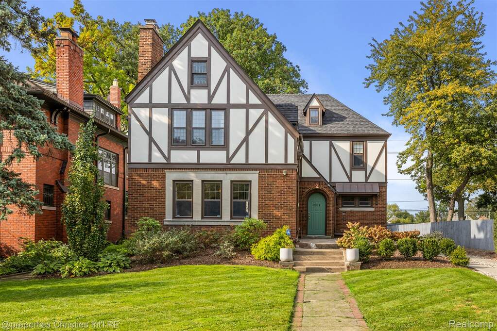 2915 Seminole St-2.jpg