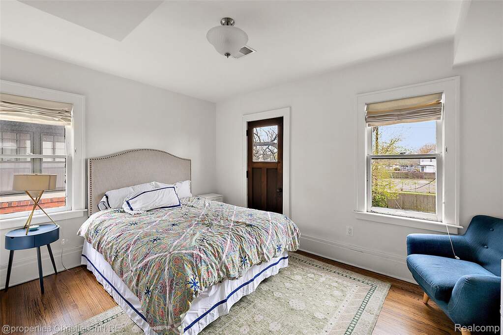 5 Bedroom Single Family Home/House's Image 19