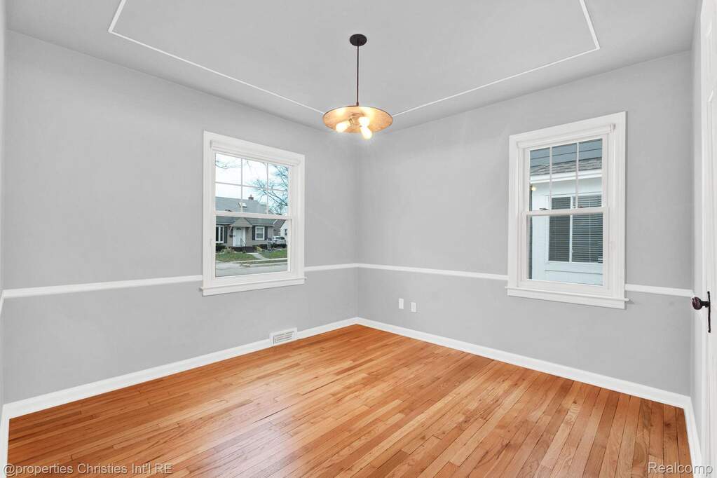 3 Bedroom Single Family Home/House's Image 7