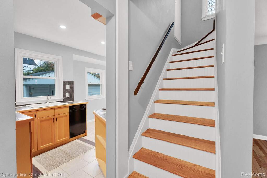 3 Bedroom Single Family Home/House's Image 11