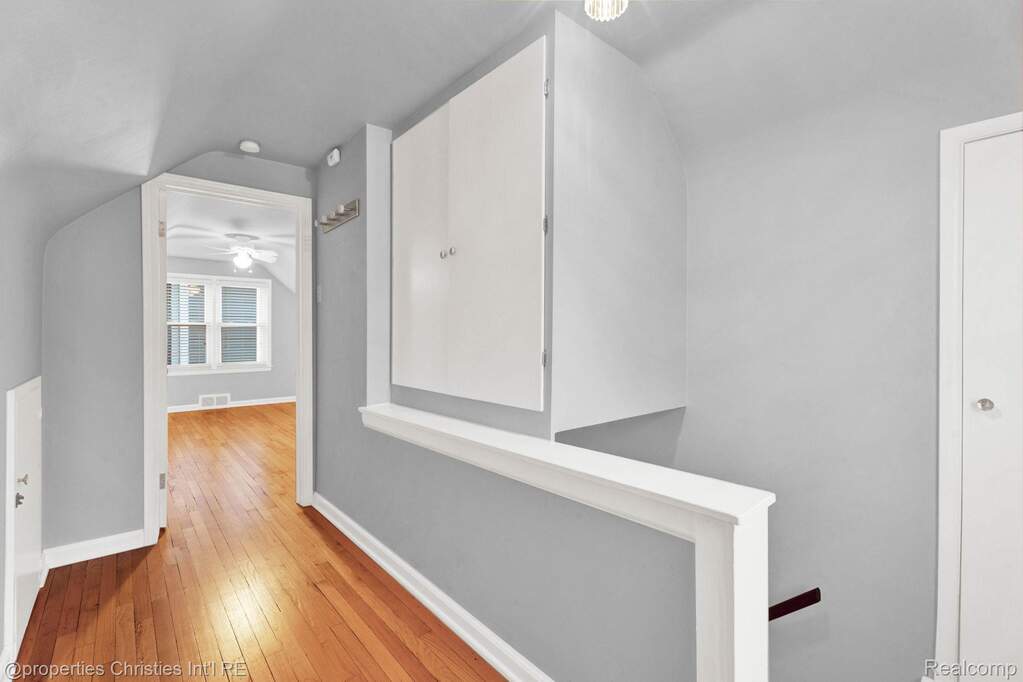 3 Bedroom Single Family Home/House's Image 12