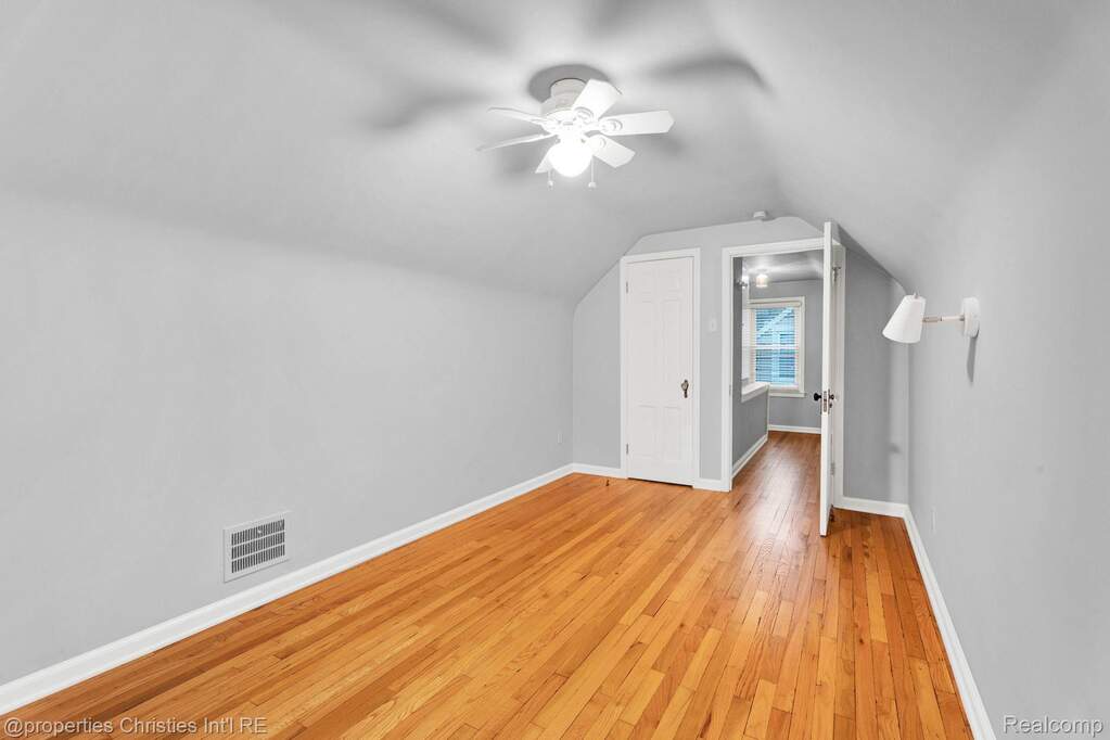 3 Bedroom Single Family Home/House's Image 13