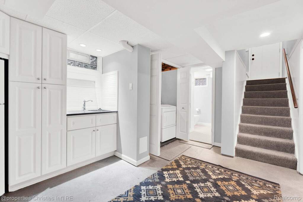 3 Bedroom Single Family Home/House's Image 15