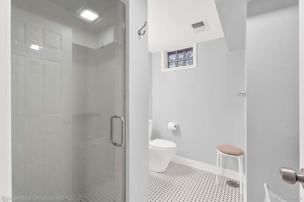 3 Bedroom Single Family Home/House's Image 18
