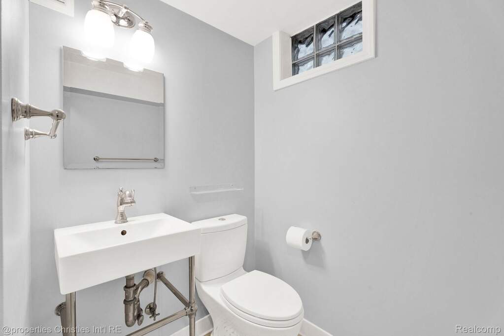 3 Bedroom Single Family Home/House's Image 19