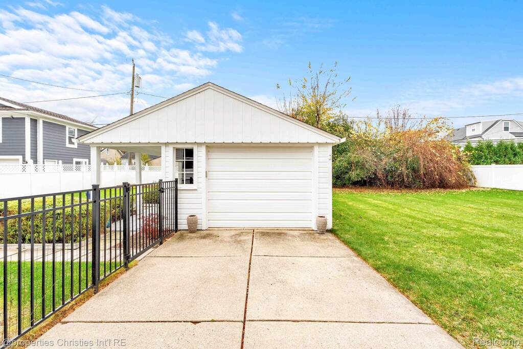 3 Bedroom Single Family Home/House's Image 23