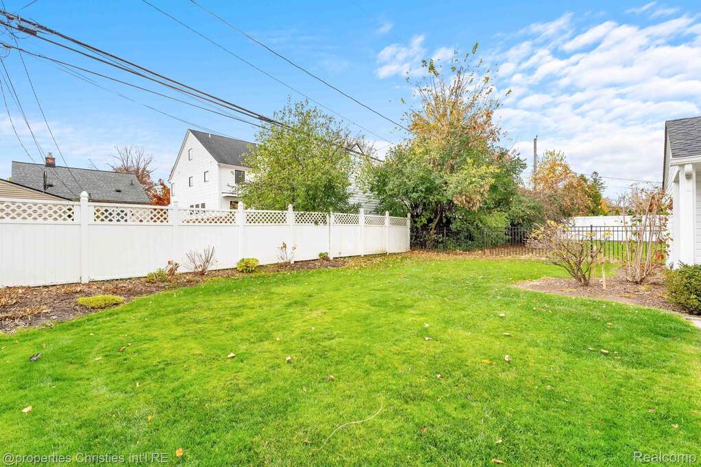 3 Bedroom Single Family Home/House's Image 25