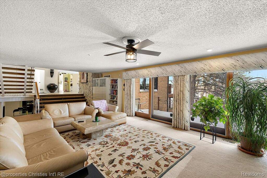 3 Bedroom Single Family Home/House's Image 10