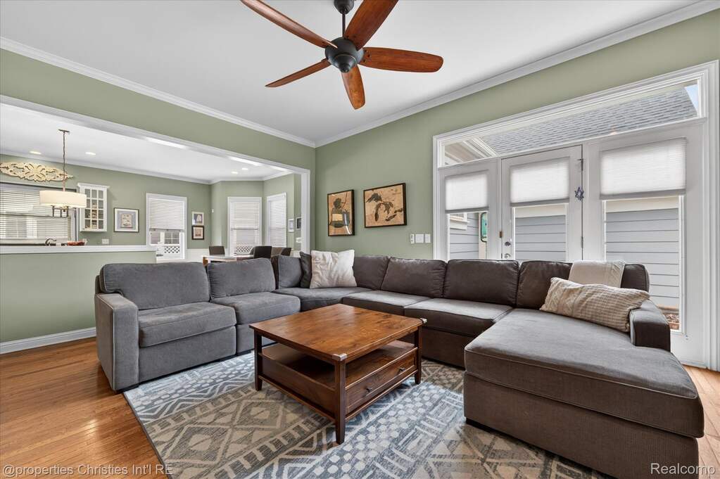 5 Bedroom Single Family Home/House's Image 19