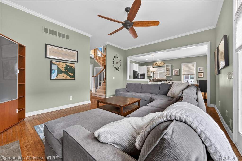 5 Bedroom Single Family Home/House's Image 20