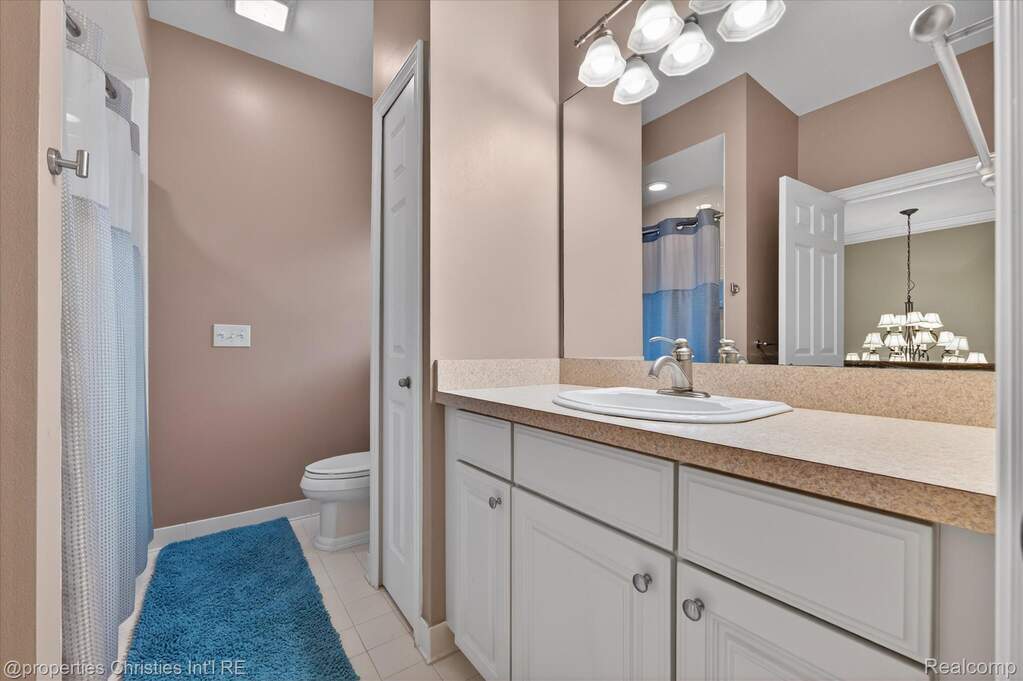 5 Bedroom Single Family Home/House's Image 35