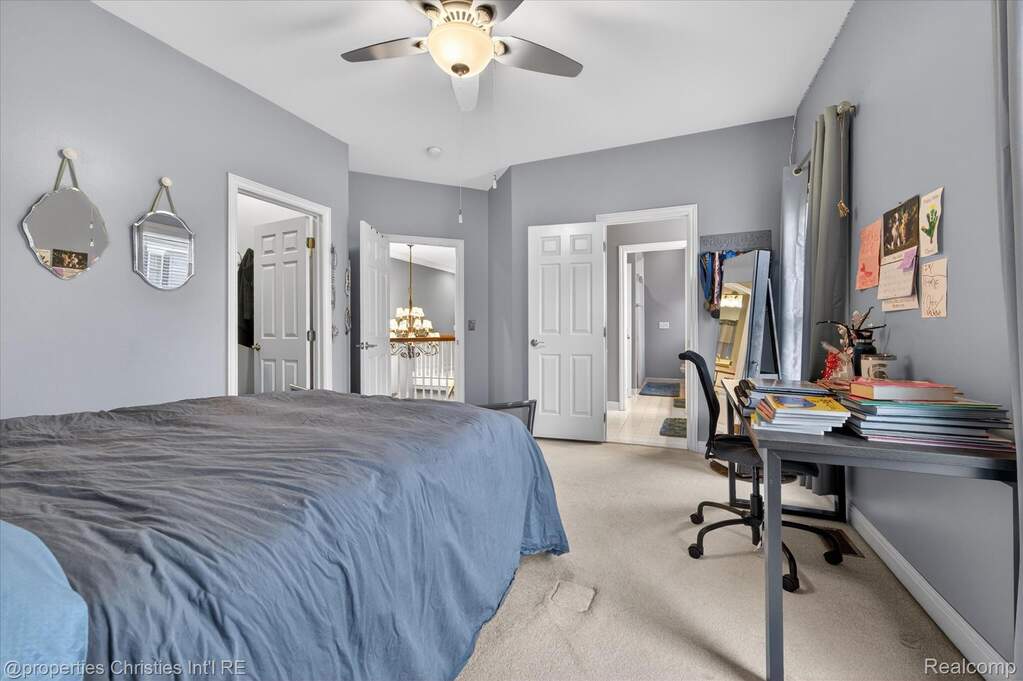5 Bedroom Single Family Home/House's Image 38