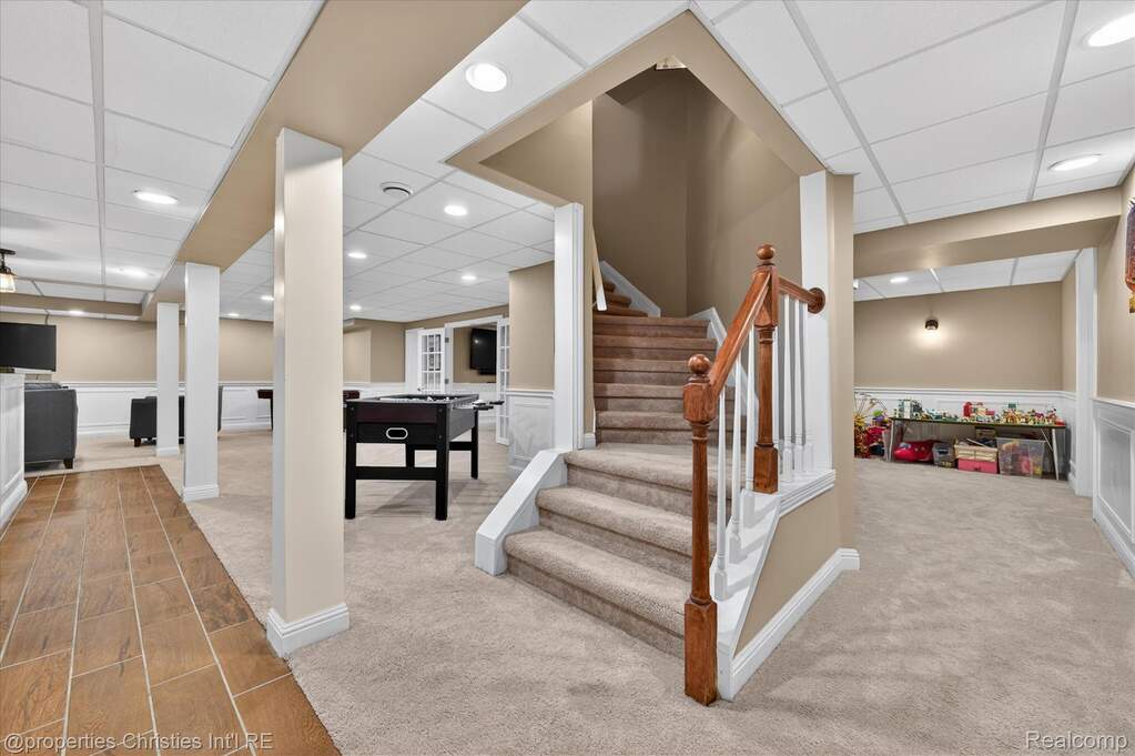 5 Bedroom Single Family Home/House's Image 45