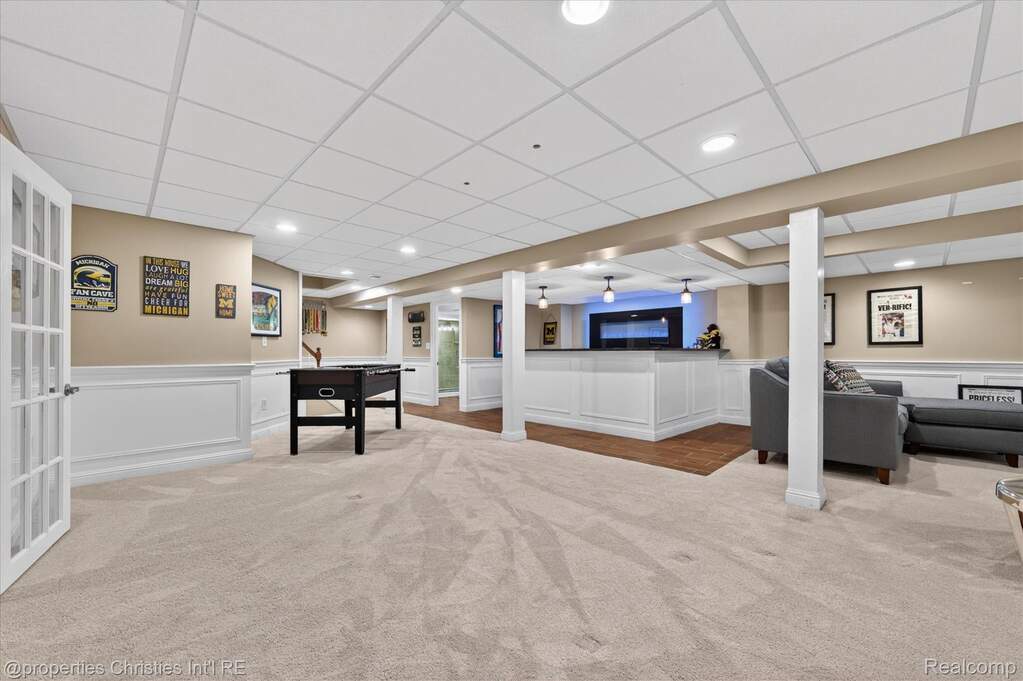 5 Bedroom Single Family Home/House's Image 46