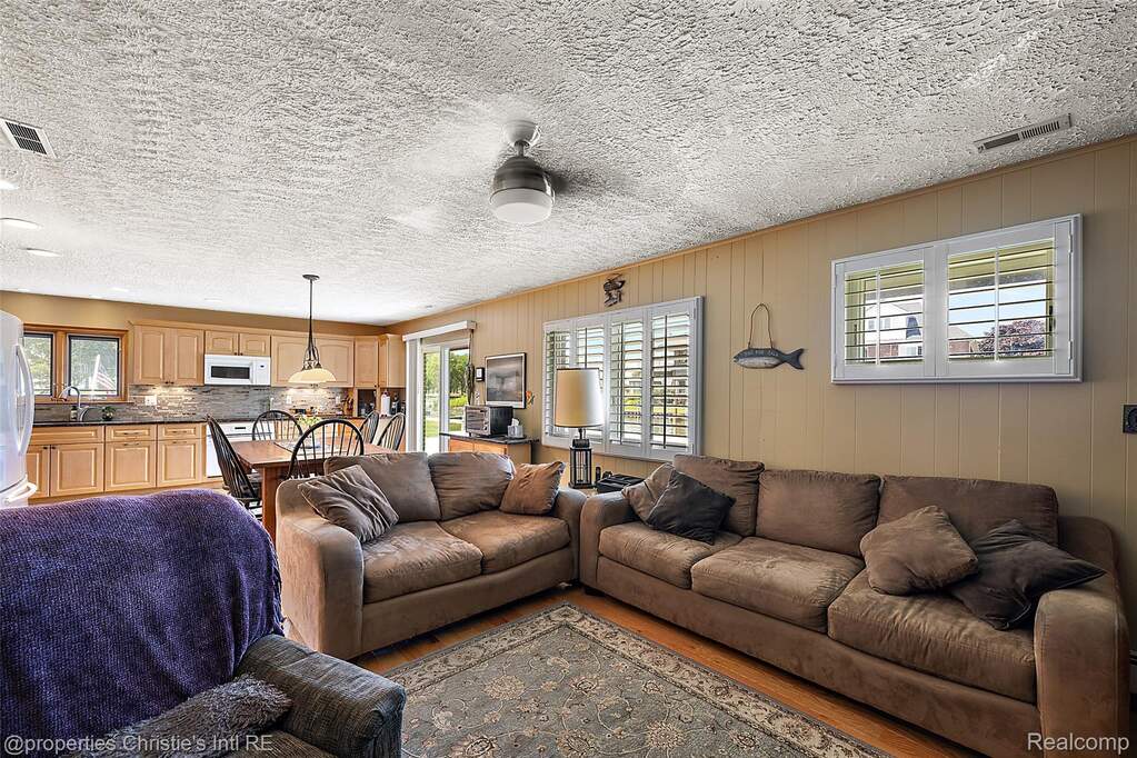 3 Bedroom Single Family Home/House's Image 13