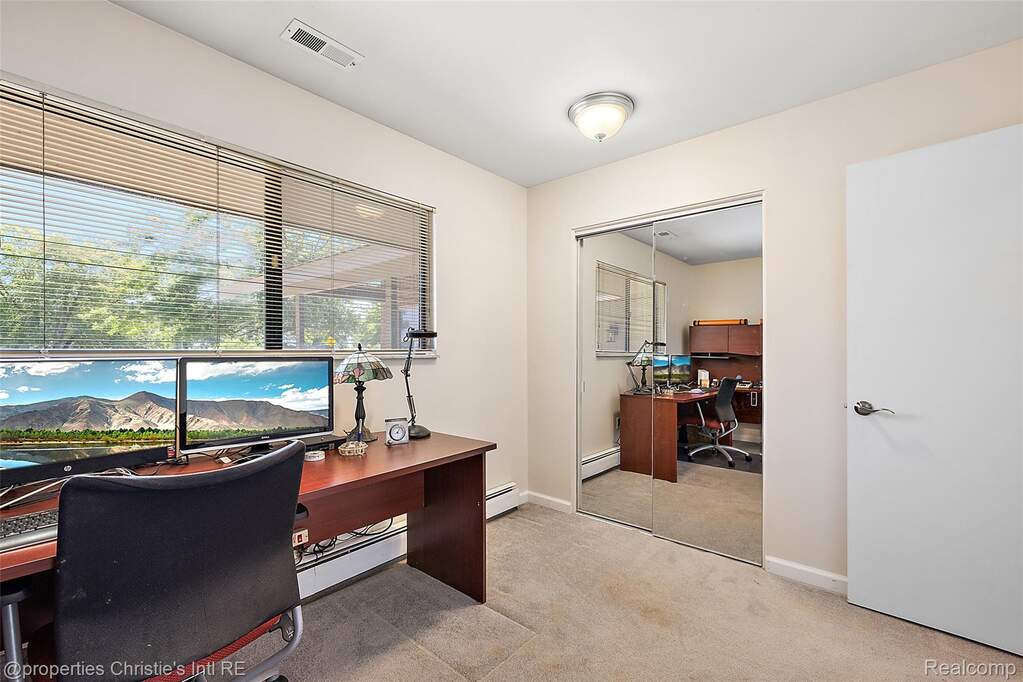 3 Bedroom Single Family Home/House's Image 15