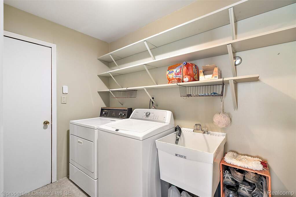 3 Bedroom Single Family Home/House's Image 20