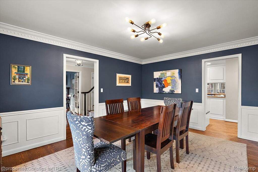 4 Bedroom Single Family Home/House's Image 7
