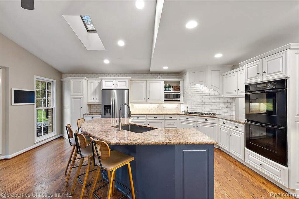 4 Bedroom Single Family Home/House's Image 13