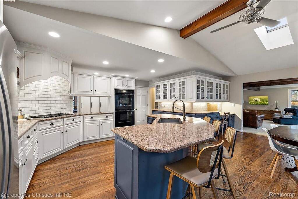 4 Bedroom Single Family Home/House's Image 15
