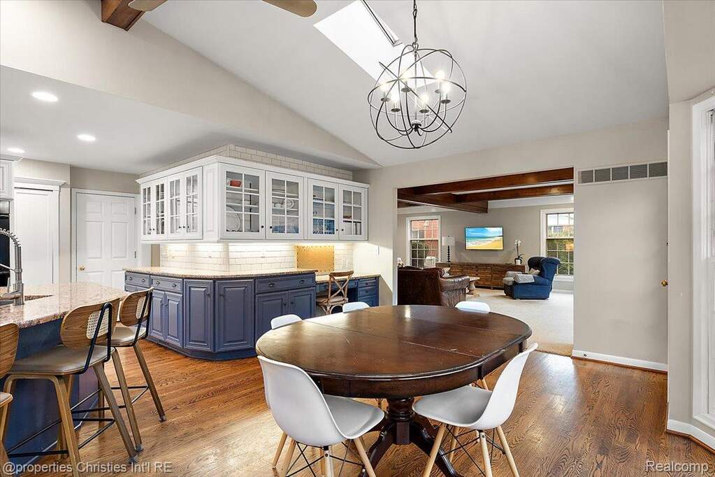4 Bedroom Single Family Home/House's Image 17