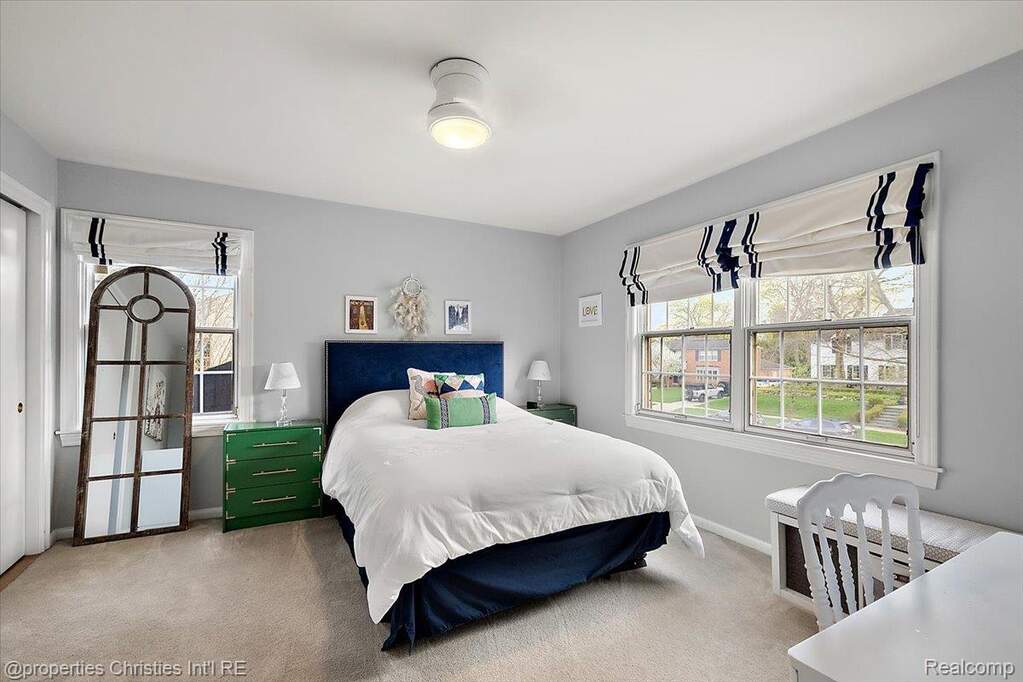 4 Bedroom Single Family Home/House's Image 33