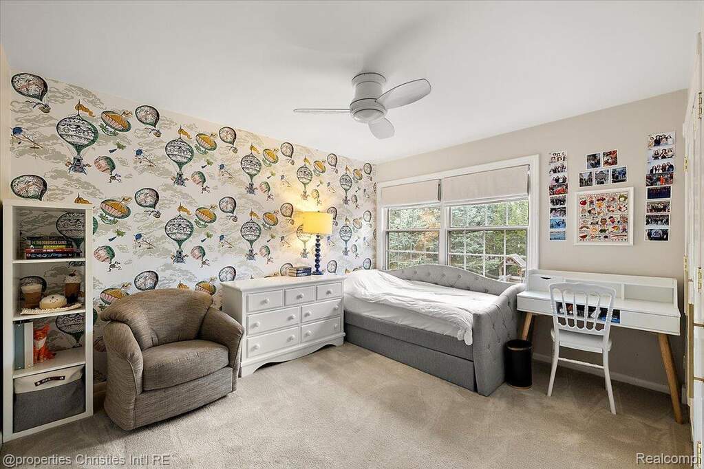 4 Bedroom Single Family Home/House's Image 35