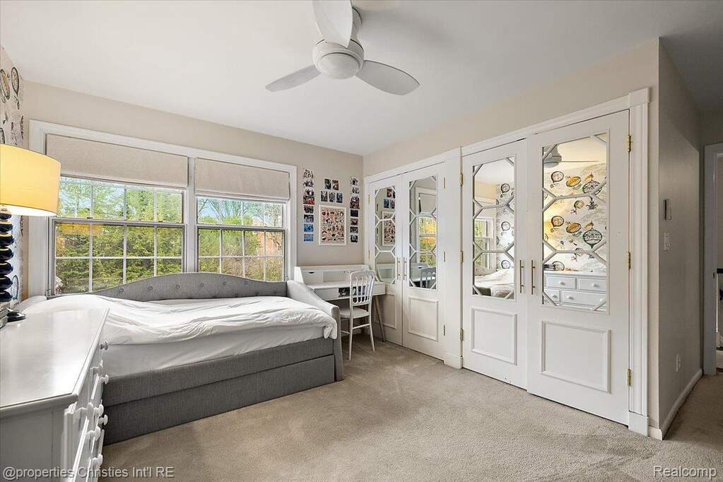 4 Bedroom Single Family Home/House's Image 36