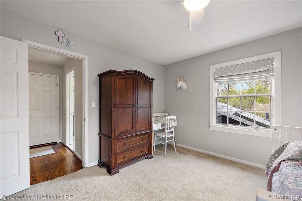 4 Bedroom Single Family Home/House's Image 39