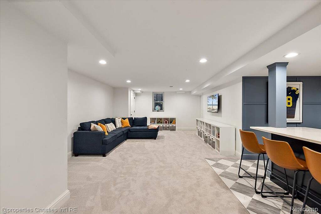 4 Bedroom Single Family Home/House's Image 43