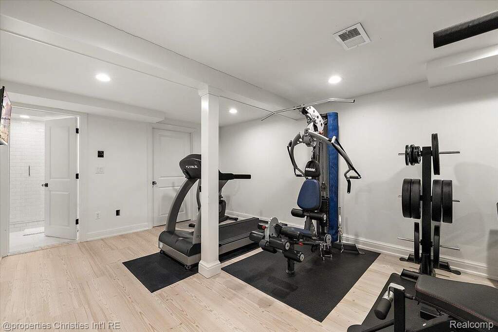 4 Bedroom Single Family Home/House's Image 54