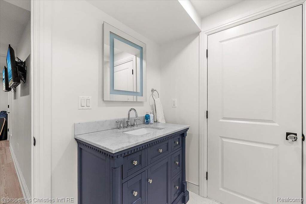 4 Bedroom Single Family Home/House's Image 56