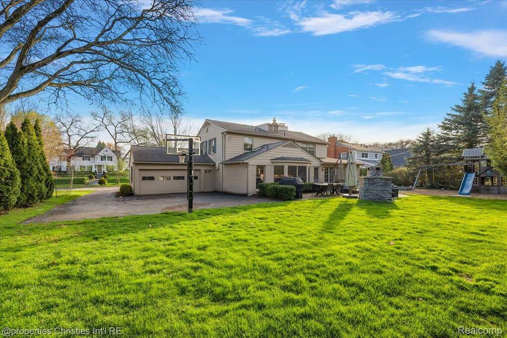 4 Bedroom Single Family Home/House's Image 58