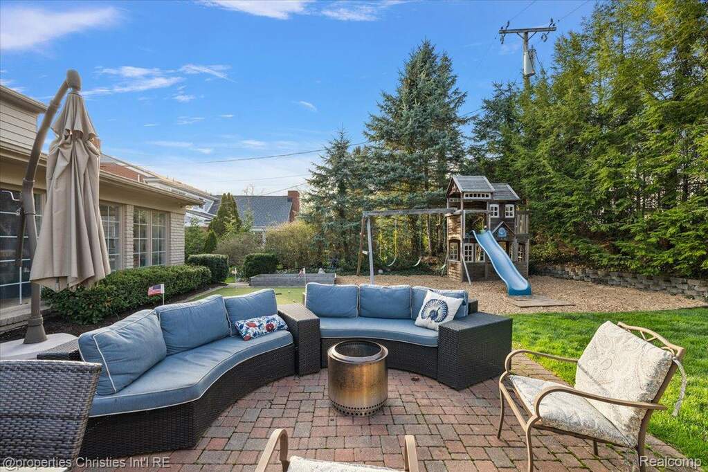 4 Bedroom Single Family Home/House's Image 63