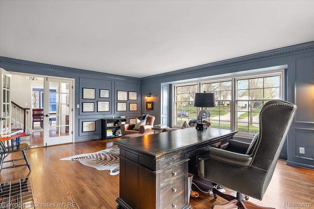 4 Bedroom Single Family Home/House's Image 4