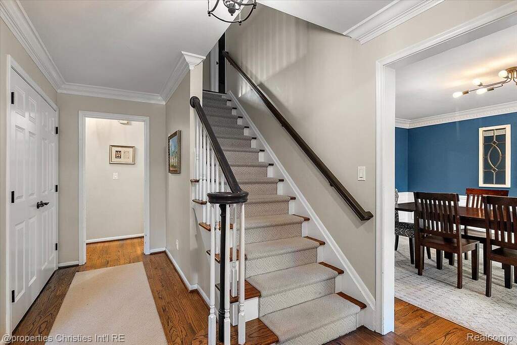 4 Bedroom Single Family Home/House's Image 5