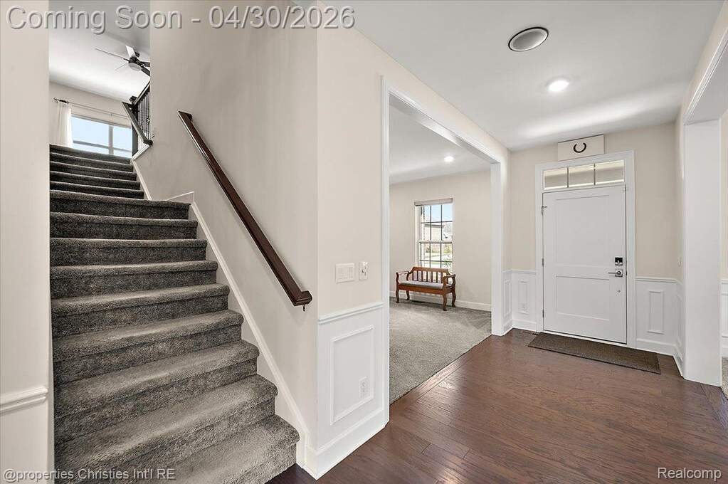 5 Bedroom Single Family Home/House's Image 10