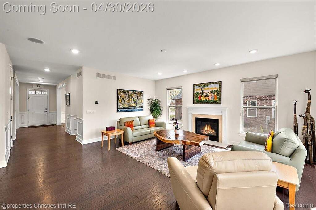 5 Bedroom Single Family Home/House's Image 13