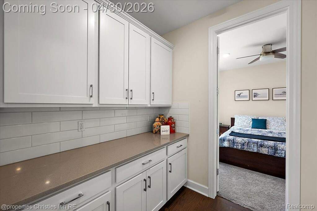 5 Bedroom Single Family Home/House's Image 21