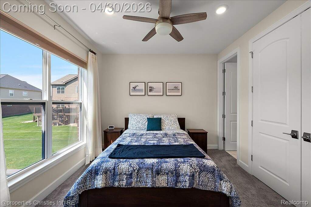 5 Bedroom Single Family Home/House's Image 23
