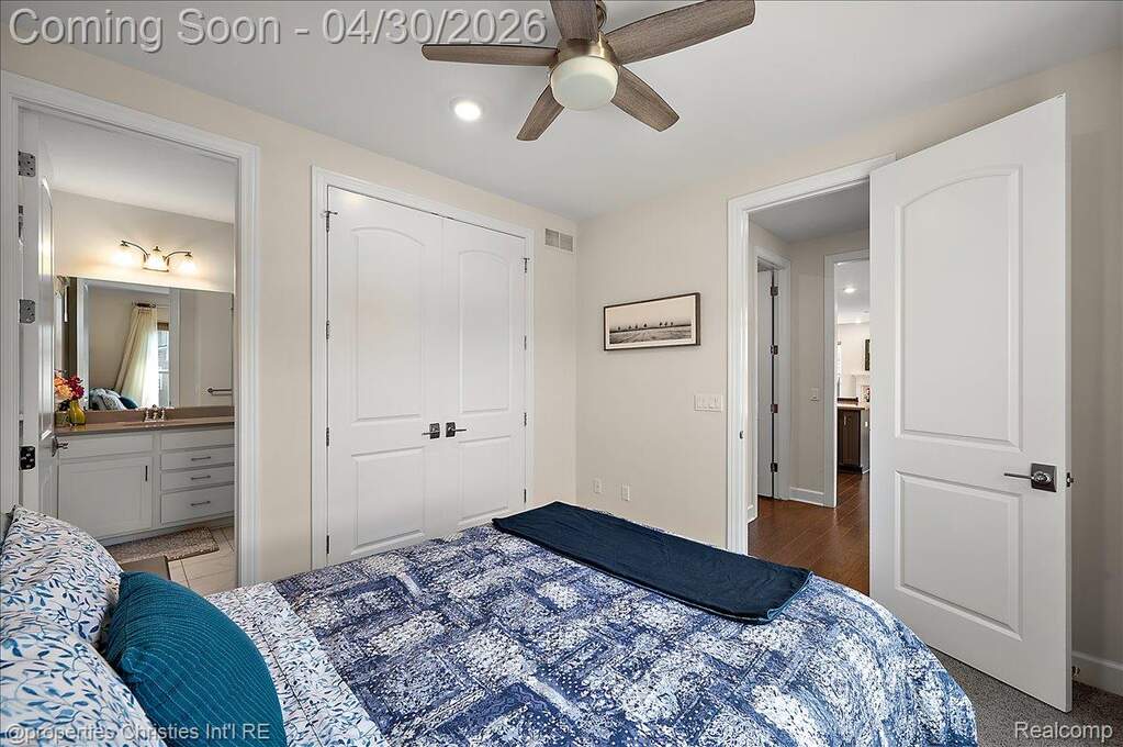 5 Bedroom Single Family Home/House's Image 24