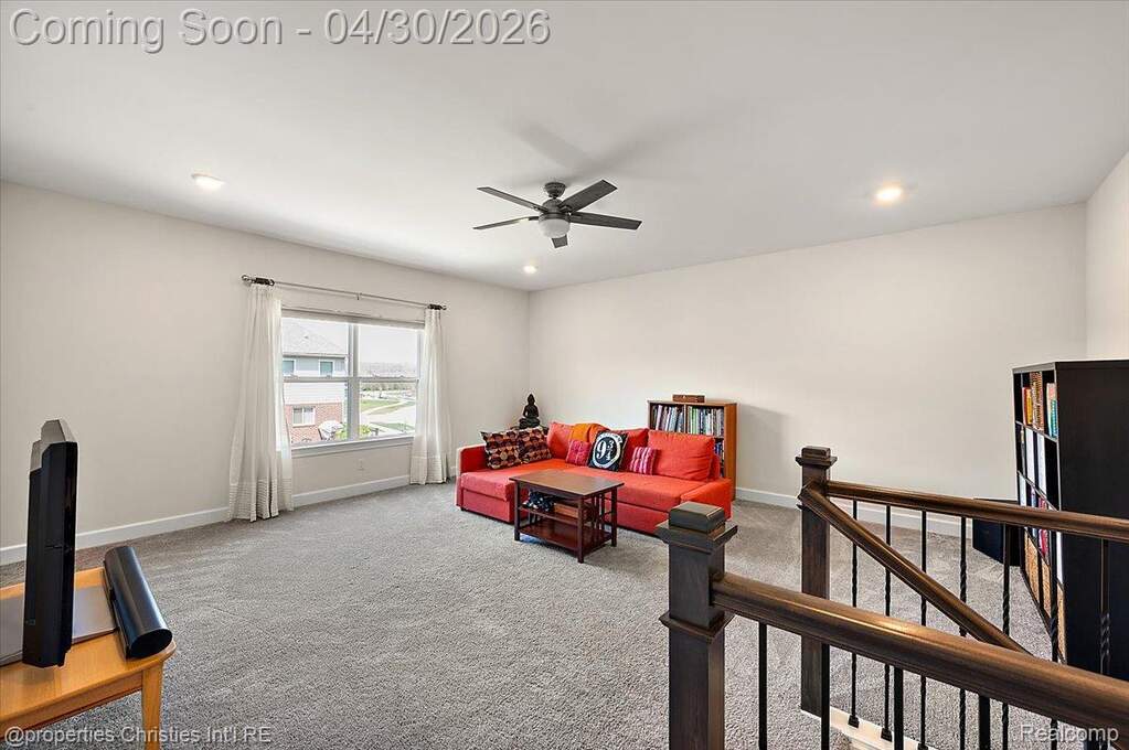 5 Bedroom Single Family Home/House's Image 28