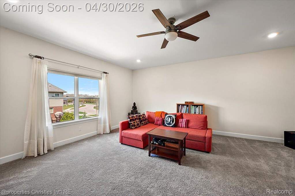 5 Bedroom Single Family Home/House's Image 29