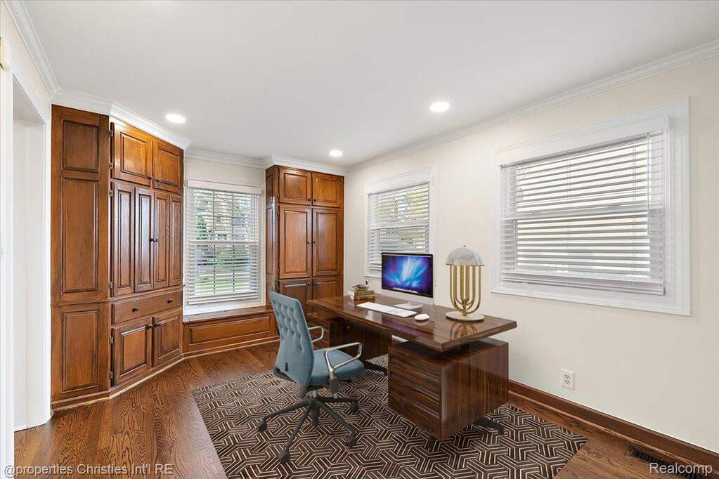 4 Bedroom Single Family Home/House's Image 13