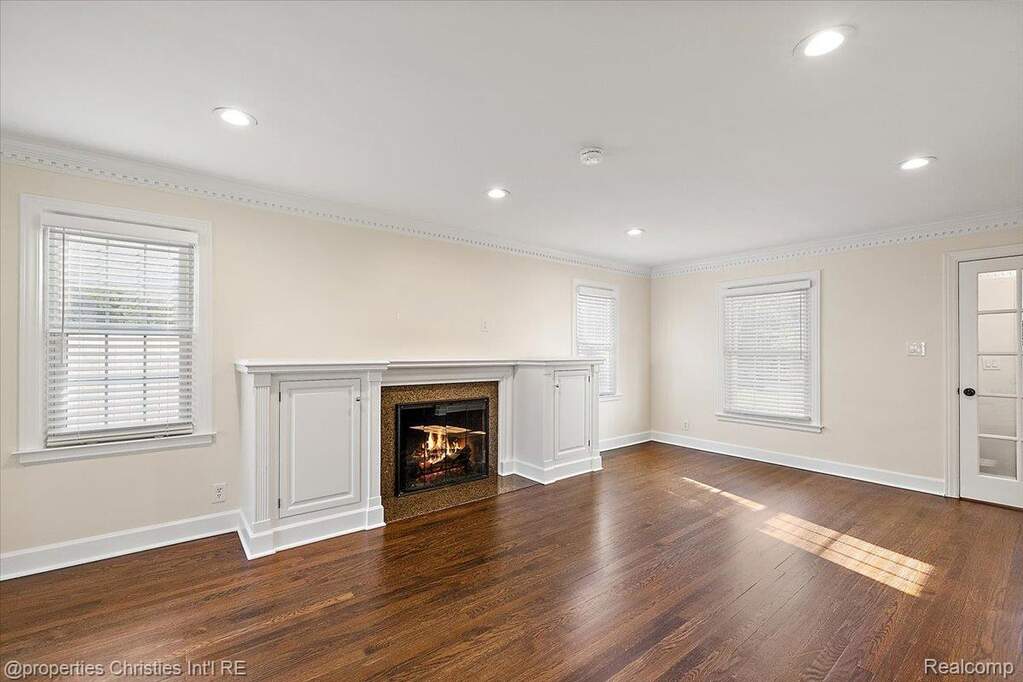 4 Bedroom Single Family Home/House's Image 16
